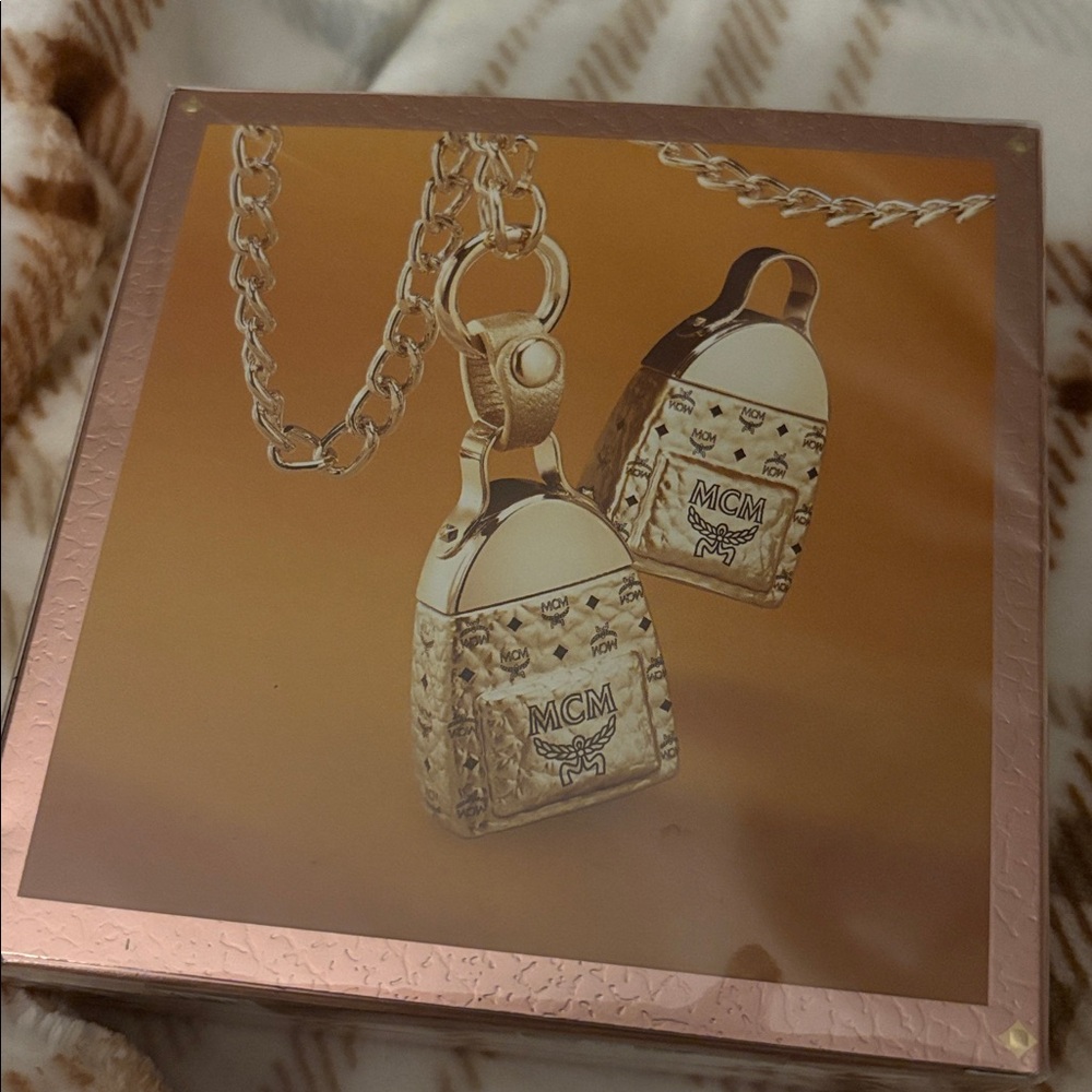 MCM Ultra Eau de Parfum Necklace Set in Gold - Picture 3 of 8